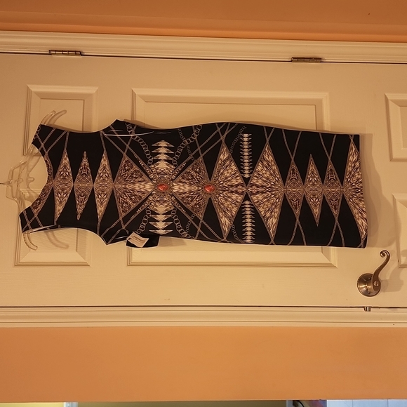 Dress - Picture 2 of 6